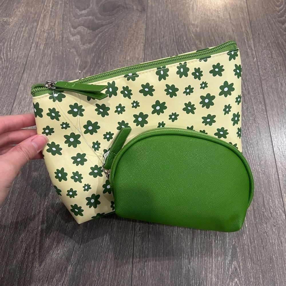 Brand NEW set of 2 makeup bags